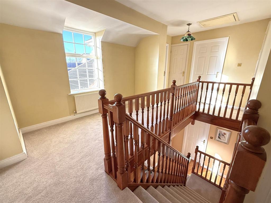 First floor galleried landing