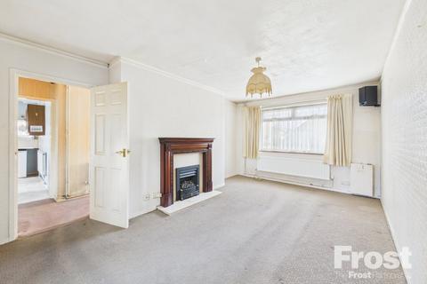 12 Elizabethan Close, Stanwell, Staines, TW19 7QL