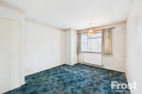 12 Elizabethan Close, Stanwell, Staines, TW19 7QL