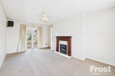 12 Elizabethan Close, Stanwell, Staines, TW19 7QL