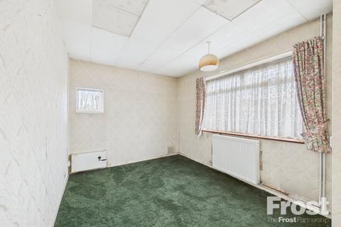 12 Elizabethan Close, Stanwell, Staines, TW19 7QL