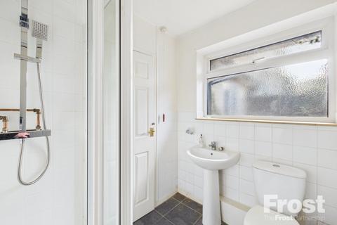 12 Elizabethan Close, Stanwell, Staines, TW19 7QL