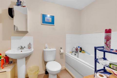 2 bedroom apartment for sale, Common Road, Evesham