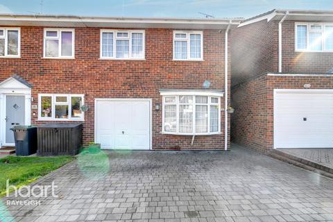 Gipson Park Close, Leigh-On-Sea