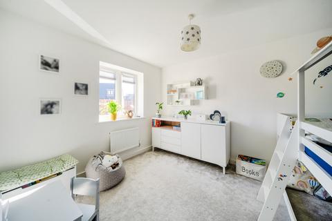 39 Ruby Avenue, Bishops Cleeve, Cheltenham, GL52 7ZL
