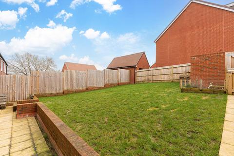 1 bedroom maisonette for sale, Thistly Field, East Grinstead RH19