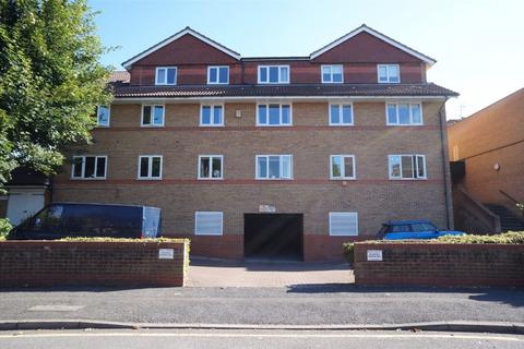 1 bedroom apartment to rent, Hunters Lodge, 99 Manor Road, Sidcup