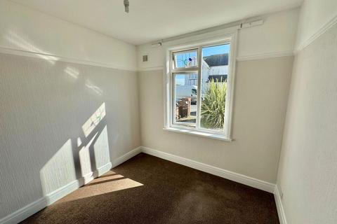 2 bedroom flat to rent, Eugene Road, Paignton, TQ3 2PQ