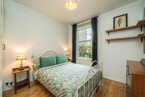 1 bedroom flat for sale, Petersfield Road, London W3