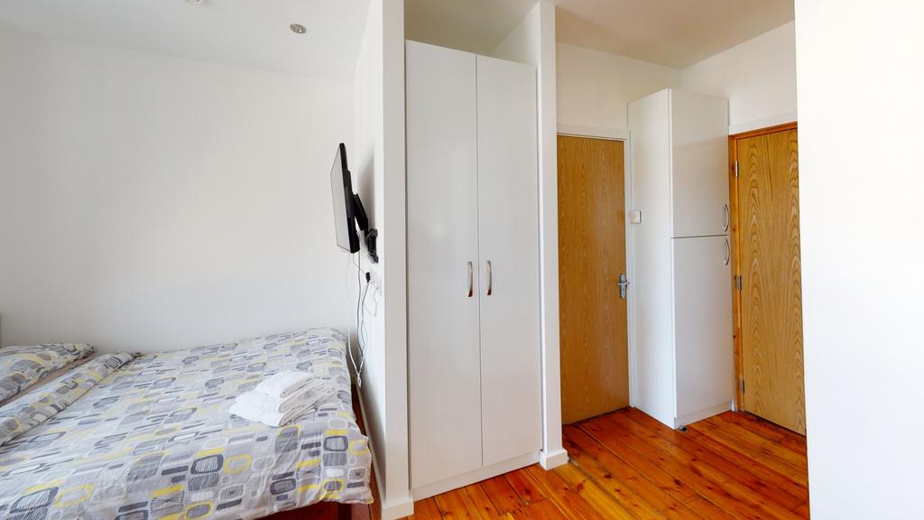 203-UPS-Bedroom(1)