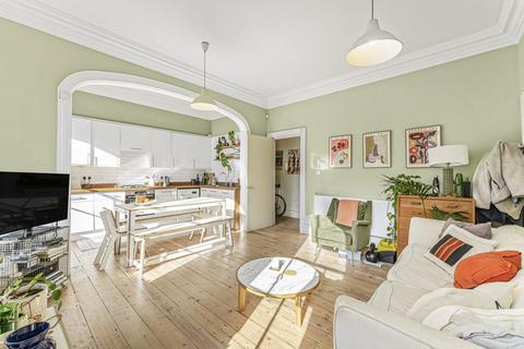 3 Heer Mews, London, E2 8GJ