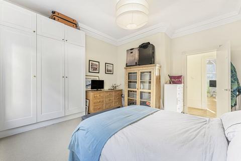 3 Heer Mews, London, E2 8GJ