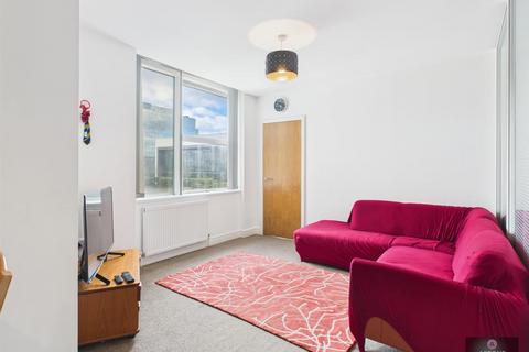 2 bedroom flat for sale, London Road, Crawley RH10