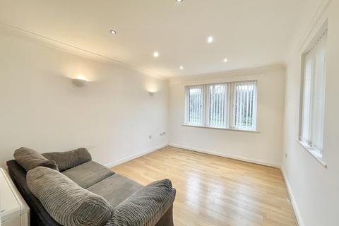 2 bedroom flat to rent, King Lane, Leeds LS17