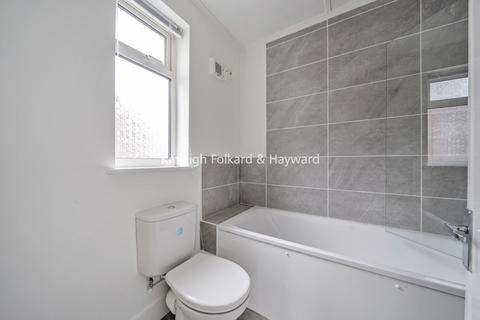 2 bedroom apartment to rent, Homesdale Road Bromley BR2