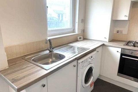 2 bedroom flat to rent, Wellington Street, Wishaw