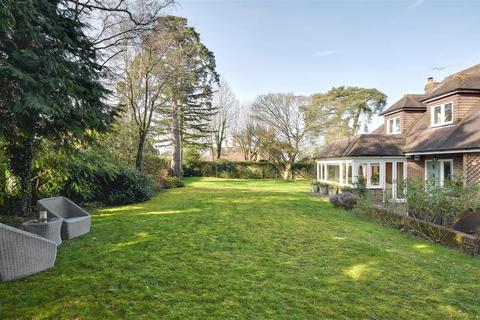 5 bedroom detached house for sale, The Street, Benenden