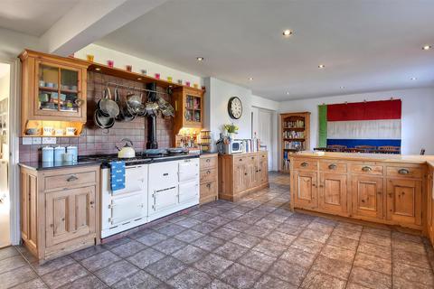 5 bedroom detached house for sale, The Street, Benenden