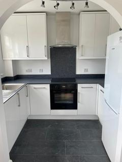 2 bedroom flat to rent, Commercial Way, London, SE15 5GQ