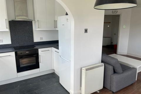 2 bedroom flat to rent, Commercial Way, London, SE15 5GQ