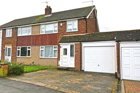 4 bedroom semi-detached house for sale, Lulworth Avenue, Goffs Oak EN7