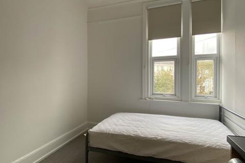 1 bedroom in a house share to rent, Powderham Crescent, Exeter EX4