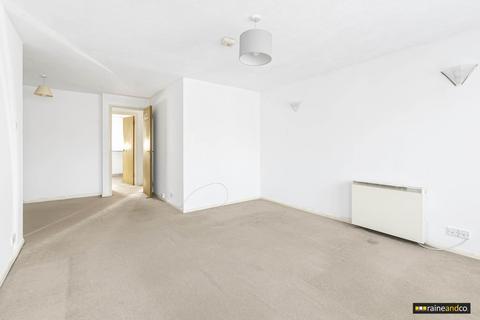 1 bedroom maisonette for sale, Tudor Close, Hatfield