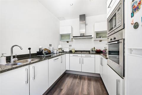 1 bedroom flat for sale, York Road, London, SW11