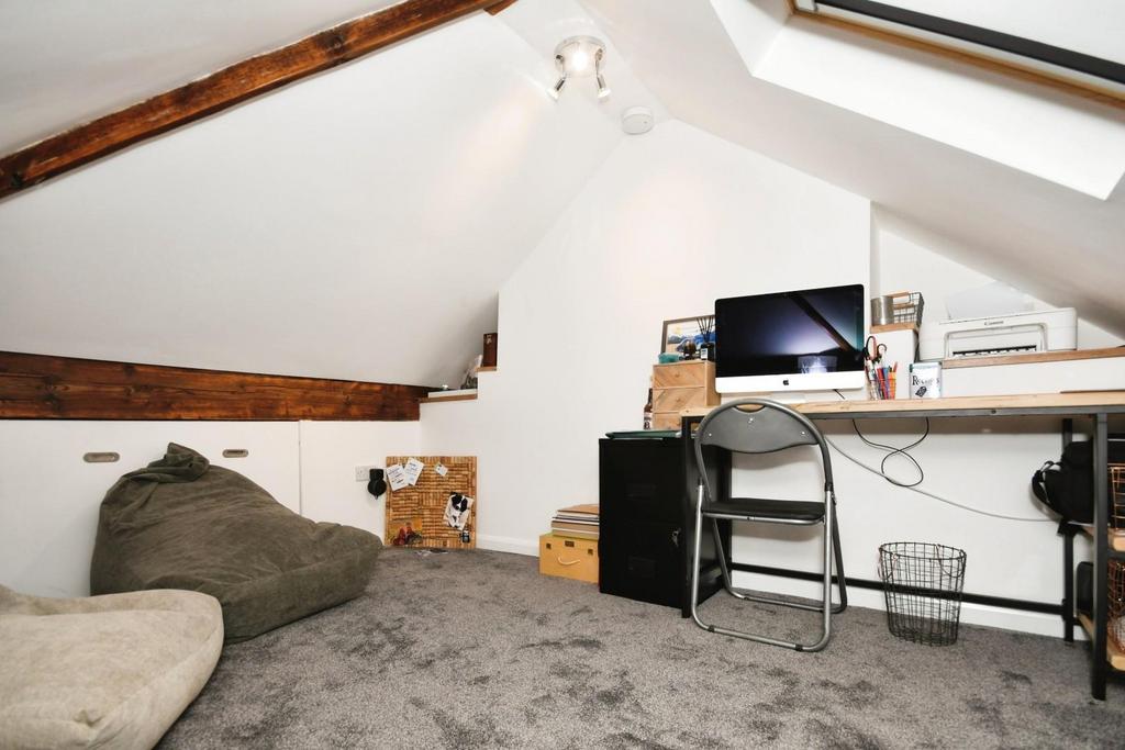 LOFT ROOM.jpg