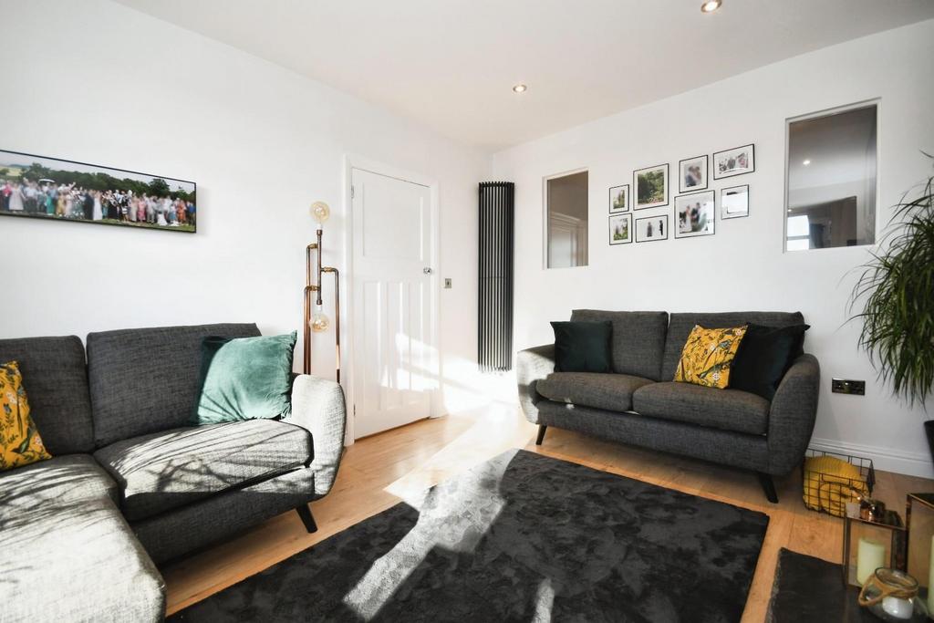 LOUNGE 02.jpg
