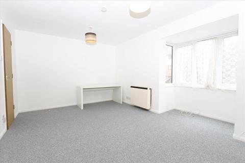 Studio for sale, Godolphin Close, London, N13