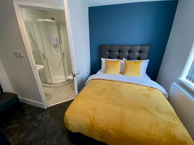 Bedroom 2 (2).jpg