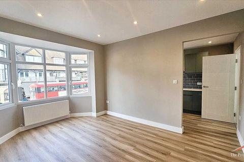 2 bedroom apartment to rent, The Broadway, London