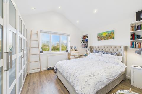 3 bedroom semi-detached house for sale, Northfield Road, Aylesbury, Buckinghamshire