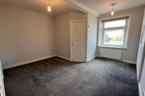 1 bedroom terraced house to rent, Victoria Place, Moldgreen, Huddersfield