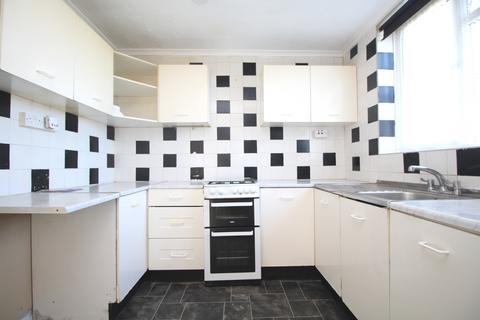 2 bedroom flat to rent, Hilltop Gardens Dartford DA1