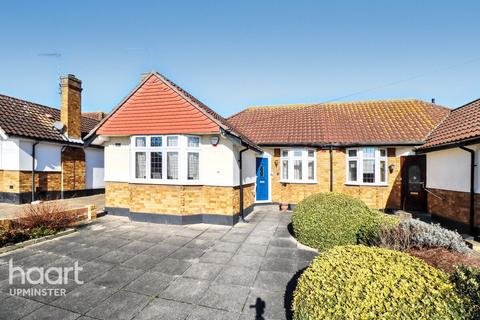 1 bedroom semi-detached bungalow for sale, Upminster RM14