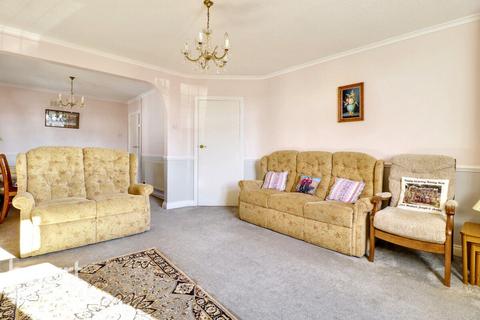 1 bedroom semi-detached bungalow for sale, Upminster RM14