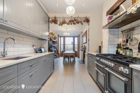 4 bedroom terraced house for sale, Statham Grove, London, N16