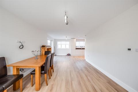 2 bedroom end of terrace house for sale, Oakfield Lane, Dartford