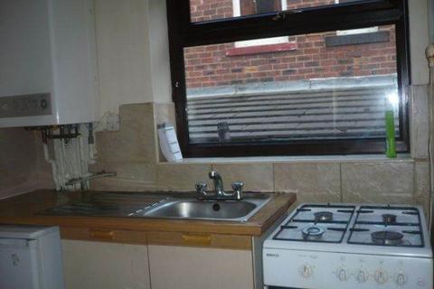 2 bedroom house to rent, Purlwell Lane, Batley , Dewsbury