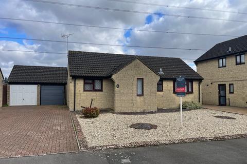 2 bedroom bungalow for sale, Pheasant Way, Cirencester, Gloucestershire, GL7