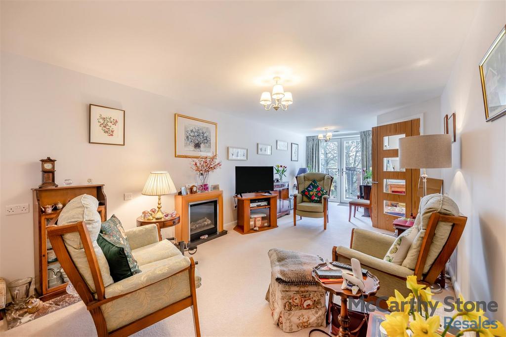 8637756-interior18.jpg