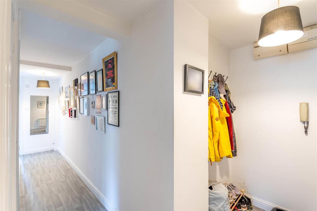 DSC 4178-Edit room.jpg