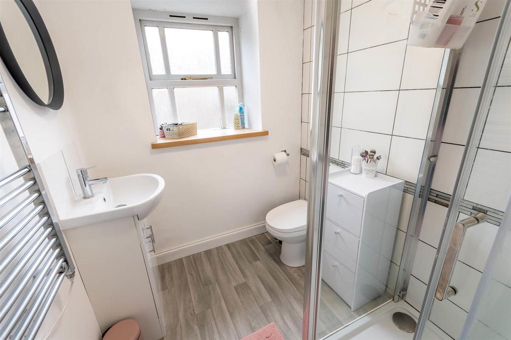 DSC 4181-Edit Bathroom.jpg