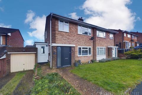 17 Ambleside Gardens, South Croydon, CR2 8SE