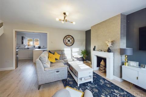 17 Ambleside Gardens, South Croydon, CR2 8SE