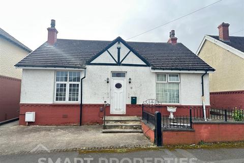 2 bedroom detached bungalow to rent, Tom Lane, Huddersfield HD4