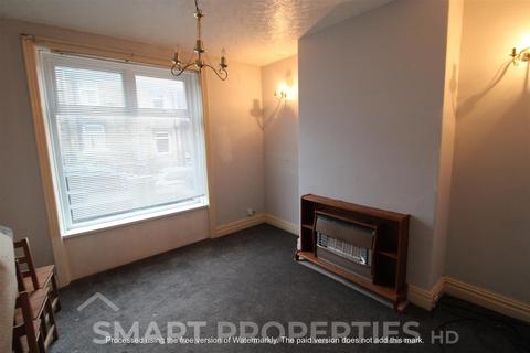 3 bedroom house to rent, College Street, Huddersfield HD4