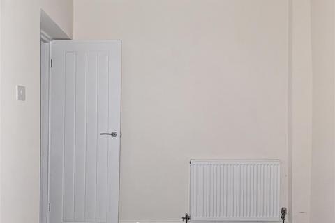 1 bedroom end of terrace house for sale, Reins Terrace, Honley HD9